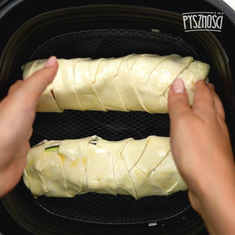 łódki z cukinii z łososiem