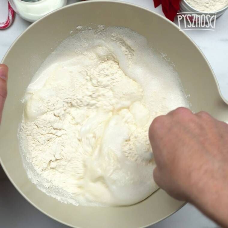 świąteczna drożdżowa gwiazdka