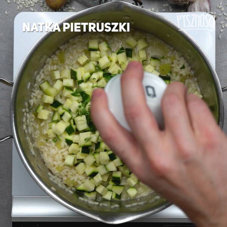 miseczki z kurczaka z risotto