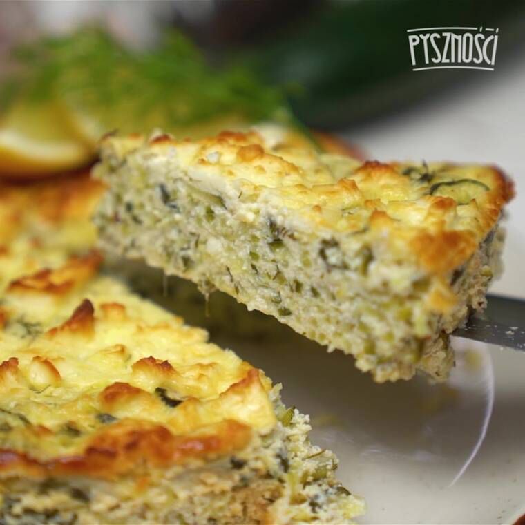 Na koniec dokładnie wymieszaj składniki przy pomocy kuchennej rózgi.