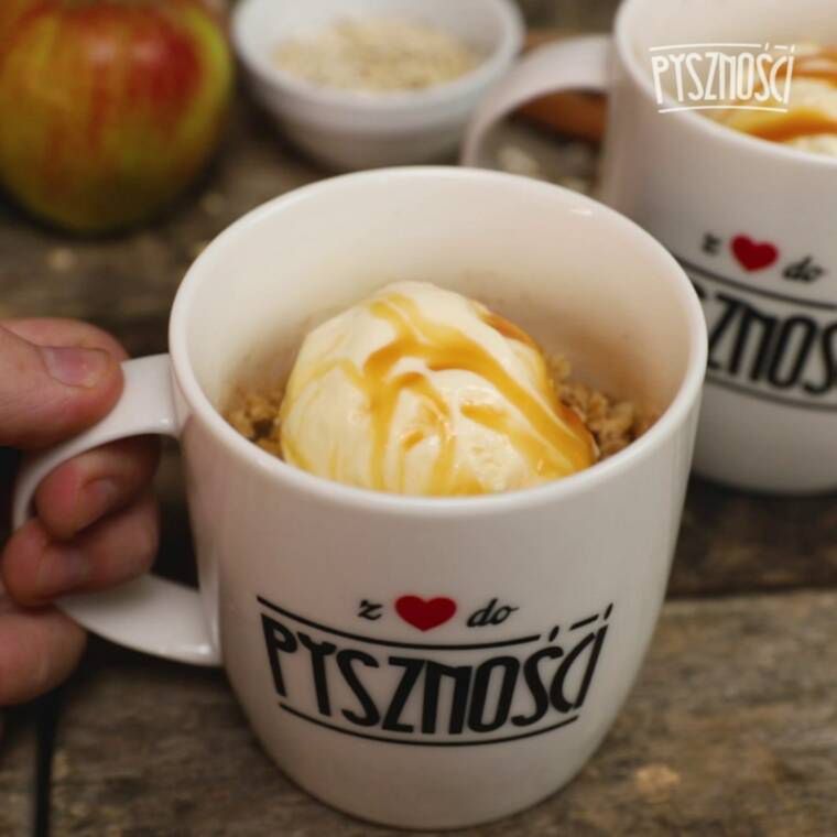 błyskawiczna szarlotka w kubku z mikrofalówki deser w kilka minut