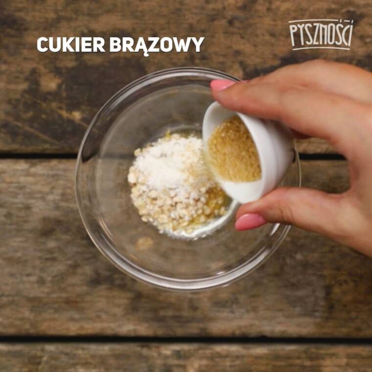 błyskawiczna szarlotka w kubku z mikrofalówki deser w kilka minut