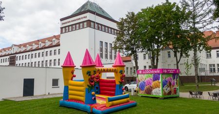 Nowa atrakcja w strefie rekreacji przy budynku Starostwa