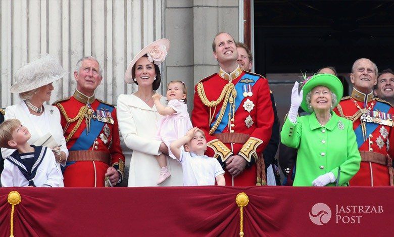 Książę doczekał się nowego portretu! Te wnętrza pałacu Buckingham robią piorunujące wrażenie!