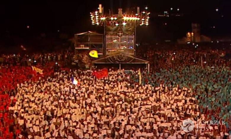 Ogromna flaga, hymn i... czyli Przystanek Woodstock w hołdzie ofiarom zamachów w Nicei [WIDEO]