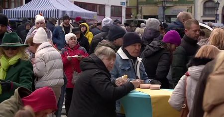 Festyn wdzięczności na rynku w Świdnicy. Obywatele Ukrainy dziękują Polakom