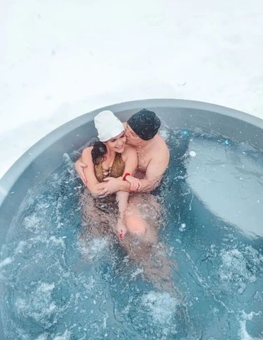 Krzysztof Skiba zrelacjonował kąpiel ze swoją dziewczyną