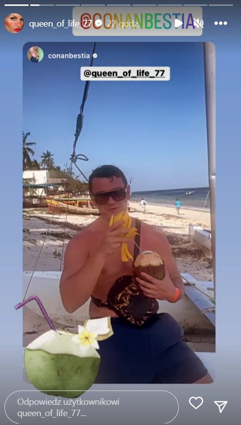 Conan Kaźmierski pokazał klatę i kokosy