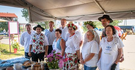 Piknik w Dębówku Starym nawiązujący do tradycji staropolskiej wsi