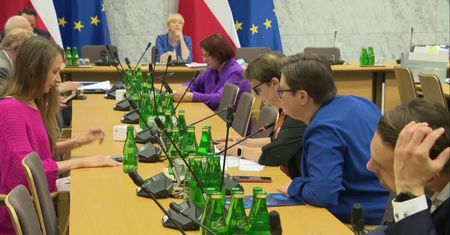Posłowie debatowali zarzutach NIK wobec programu “willa plus”. Nie pojawił się minister Czarnek ani jego zastępcy