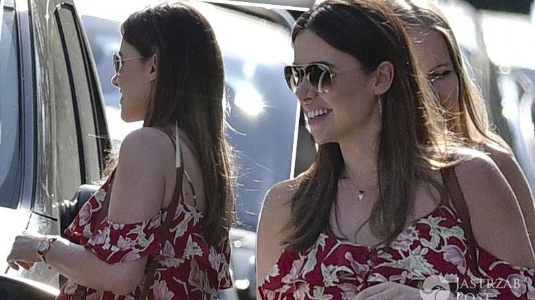 Marta Żmuda-Trzebiatowska z ciążowym brzuszkiem wychodzi z kawiarni