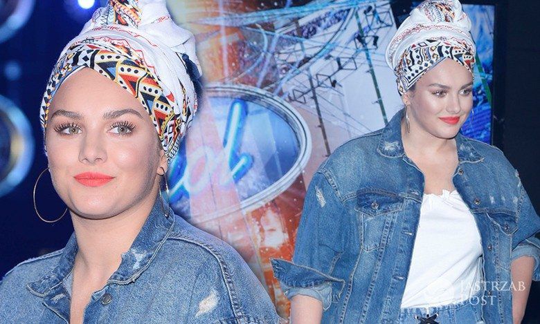 Ewa Farna w turbanie na głowie na konferencji prasowej "Idola". Gwiazda odsłoniła też nogi