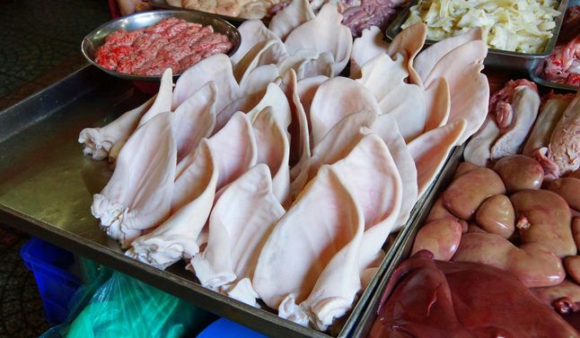 Uszy wieprzowe, niezbyt popularna część świni - Pyszności; foto: Canva
