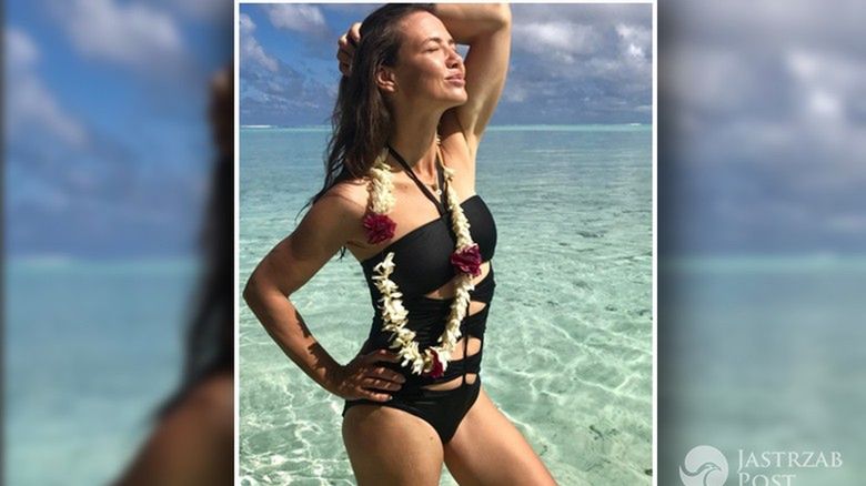 Kinga Rusin na wakacjach w starym kostiumie kąpielowym