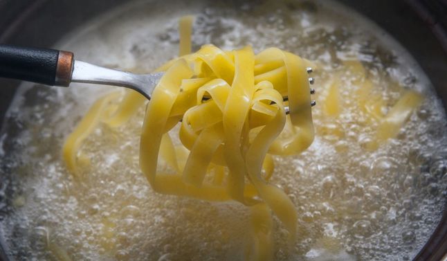 Gotowanie makaronu - nie takie proste, jak się wydaje - Pyszności; foto: Canva