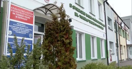 “Jestem oburzony, że obecna władza tak traktuje obywateli” – dyrektor liceum w Ostrołęce o sposobie przyznawania dotacji przez MEiN