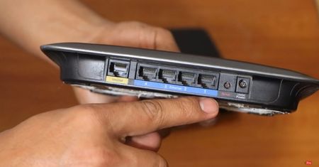 Jak polepszyć sygnał Wi-Fi w mieszkaniu? Nie potrzebujesz fachowca, zrobisz to sam