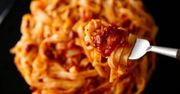 Włosi wybuchają śmiechem, widząc, jak Polacy przygotowują sos boloński. Ta wersja nie ma nic wspólnego z oryginalnym przepisem