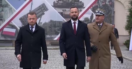 Kosiniak-Kamysz przejął kierownictwo w MON