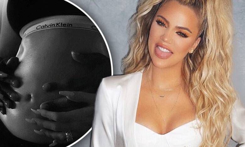 Khloe Kardashian pozuje z ciążowym brzuszkiem