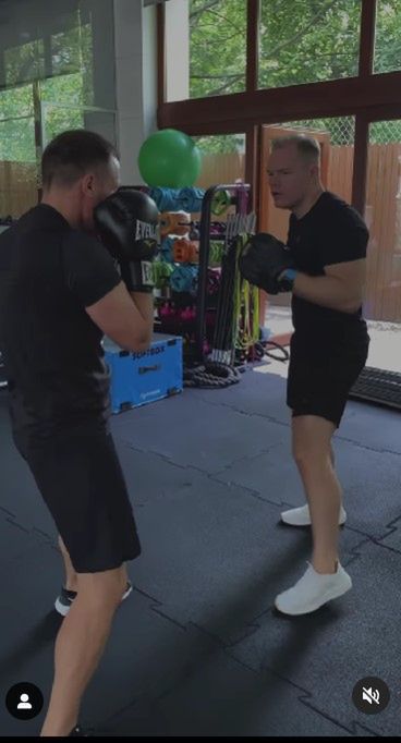 Marcin Hakiel trenuje sztuki walki