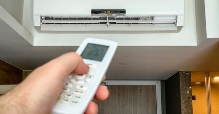 4 patenty na to, jak zaoszczędzić na klimatyzacji i nie zamienić domu w piekarnik