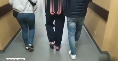 Rozbój w sklepie w Gliwicach. Zatrzymano mężczyznę, który dokonał napadu w masce klauna
