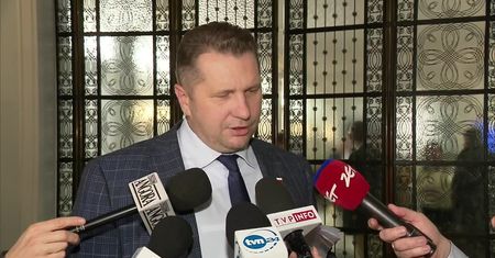 “Lex Czarnek” w nowej odsłonie trafiło pod obrady sejmowej komisji. “Wszyscy wiemy, o co wam chodzi”