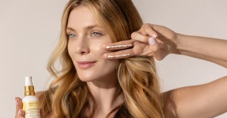Nowotwory skóry zabijają zbyt często. Kluczowe jest używanie filtrów SPF 50+ przez cały rok
