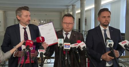 Lewica zawiadamia prokuraturę ws. finansowania kampanii europosła PiS G. Tobiszowskiego.