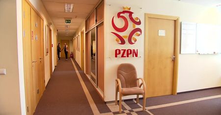 Członek zarządu PZPN i były sekretarz zatrzymani przez CBA