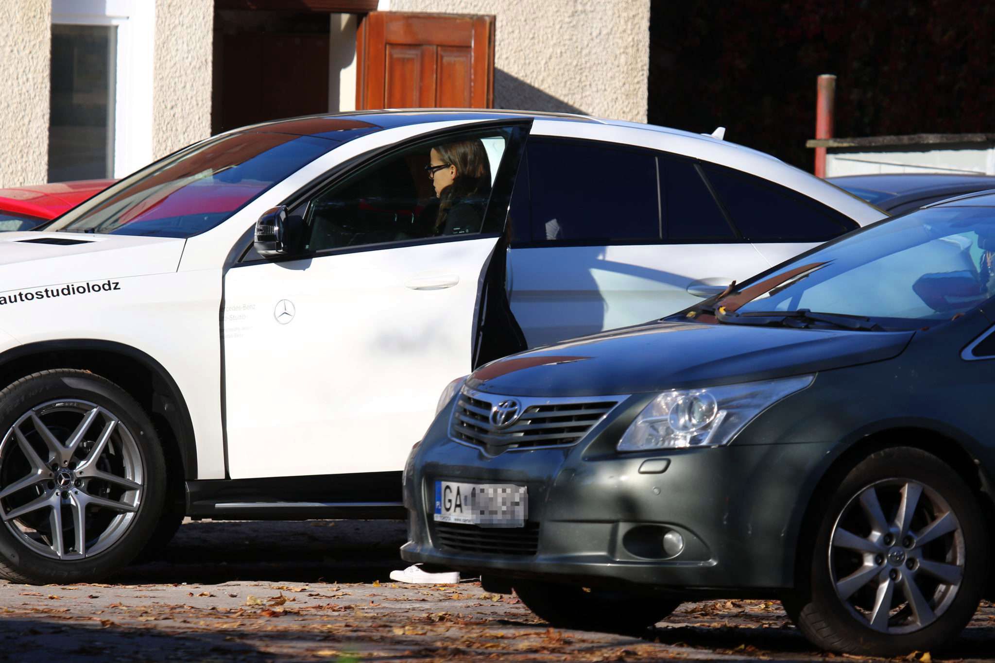 Anna Mucha przyjechała luksusowym mercedesem
