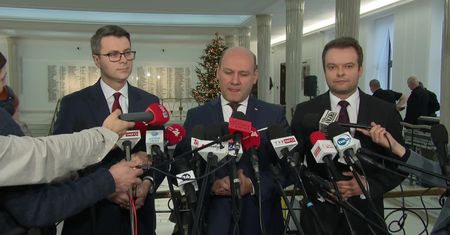 Prezydent nie znał wcześniej tekstu ustawy sądowej? Minister Szynkowski vel Sęk gotów go “konsultować”