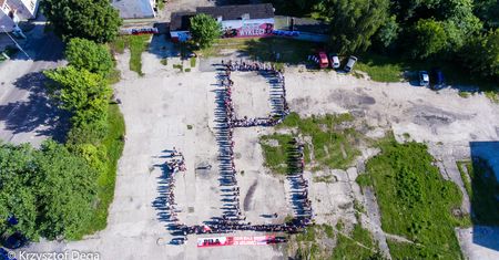 Żywa Kotwica w Pile na 75. rocznicę wybuchu PW