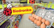 Biedronka wycofuje się ze sprzedaży jaj "trójek". Kiedy znikną z supermarketów?