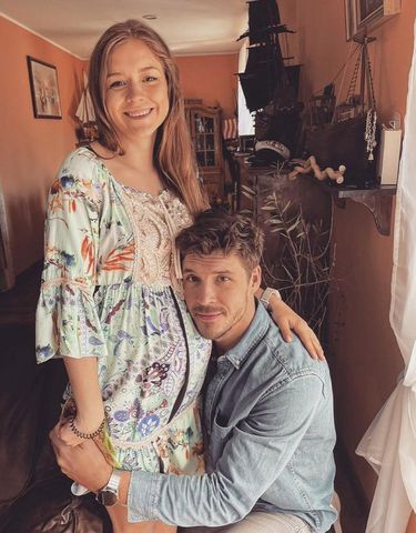 Mikołaj Roznerski i jego ciężarna siostra Agata Roznerska | fot. Instagram.com/mroznerski