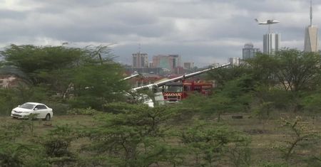 Samolot pasażerski rozbił się w czasie startu z Nairobi. Dziewięć osób lekko rannych