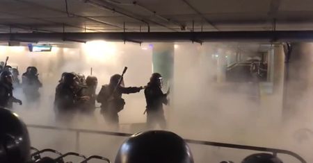 Policja brutalnie stłumiła niepodległościowe protesty w Barcelonie