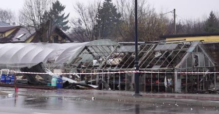 Wybuch gazu zniszczył dom jednorodzinny i szklarnie w Suwałkach