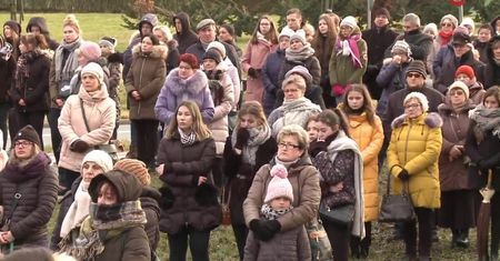 Nastolatki, które zginęły w pożarze escape roomu, spoczęły obok siebie na cmentarzu w Koszalinie