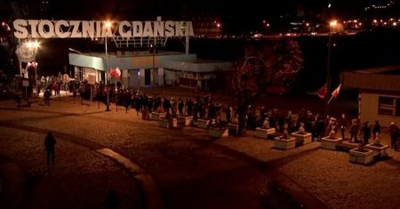 Tłumy żegnają Pawła Adamowicza w Europejskim Centrum Solidarności