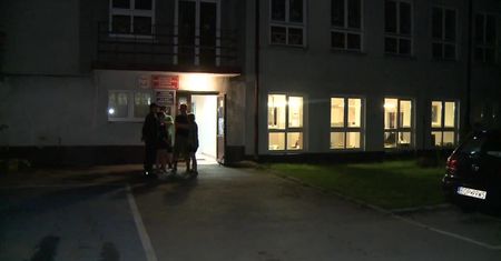 Prewencyjna ewakuacja obozów harcerskich w miejscowości Biały Brzeg w województwie świętokrzyskim
