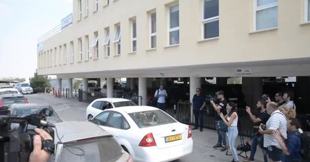Zarzuciła izraelskim turystom gwałt zbiorowy. Brytyjka oskarżona o składanie fałszywych zeznań staje przed cypryjskim sądem