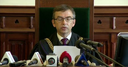 Kary bezwzględnego więzienia dla byłych policjantów, którzy znęcali się nad Igorem Stachowiakiem