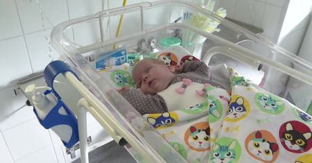 Lilianna urodziła się ważąc 450 g., w końcu opuściła szpital