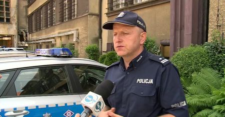 Ciężarówka z blachą przewróciła się na bariery i zablokowała autostradę A4 pod Gliwicami