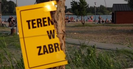 Plaża pod Gorzowem pełna ludzi, choć jeszcze jest placem budowy