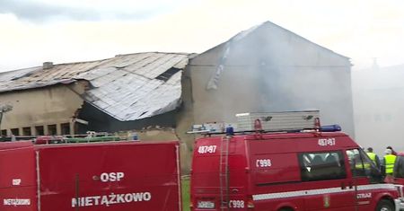 Pożar owczarni w Wielkopolsce. Pod zawalonym stropem zginął 62-letni pracownik