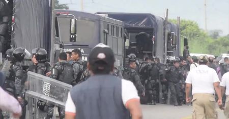 Meksykańska policja wycofała się z blokady. Około 4 tys. migrantów kontynuuje marsz do Stanów Zjednoczonych
