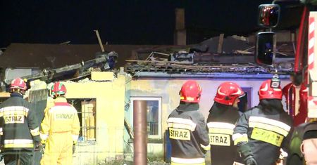 Eksplozja w domu w Bydgoszczy. Trzy osoby spod gruzów wyciągnęli sąsiedzi